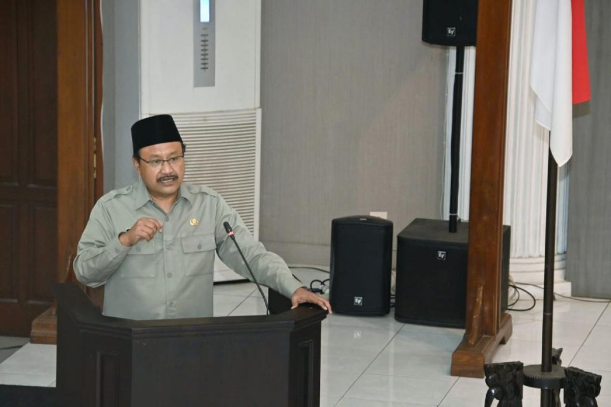 Gus Ipul saat rapat paripurna I di DPRD Kota Pasuruan. (Foto: Humas Pemkot Pasuruan/jatimnow.com)