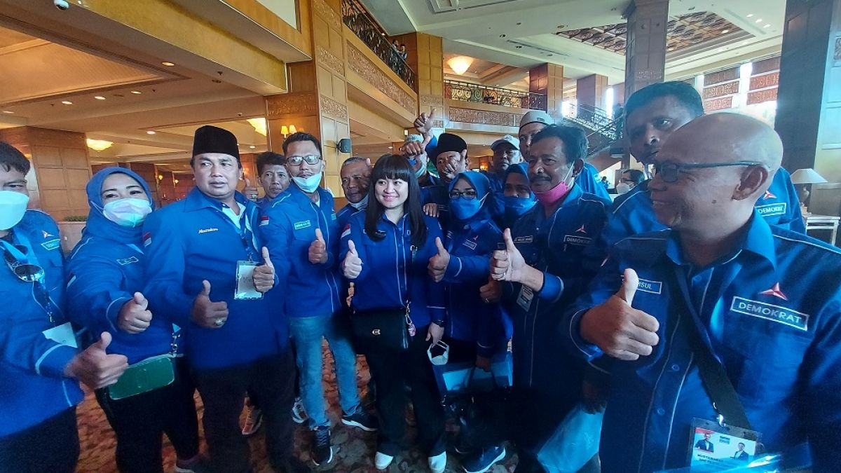 Herlina Harsono Njoto (tengah) usai Muscab Demokrat Jatim (Foto: Ni'am Kurniawan/jatimnow.com)