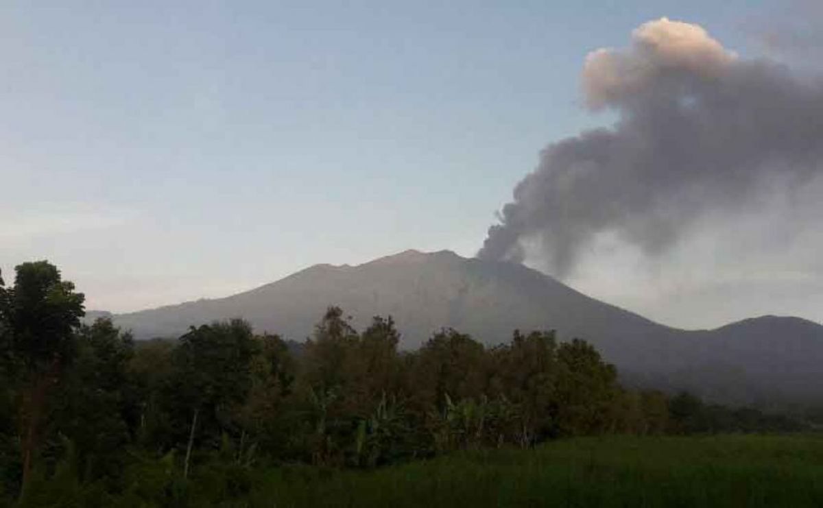 Gunung Raung Erupsi, Masyarakat Diminta Tak Mendekat ke Kawah