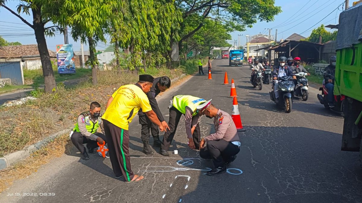 Lokasi jambret di Pasuruan tewas tertabrak truk (Foto: Satlantas Polres Pasuruan)