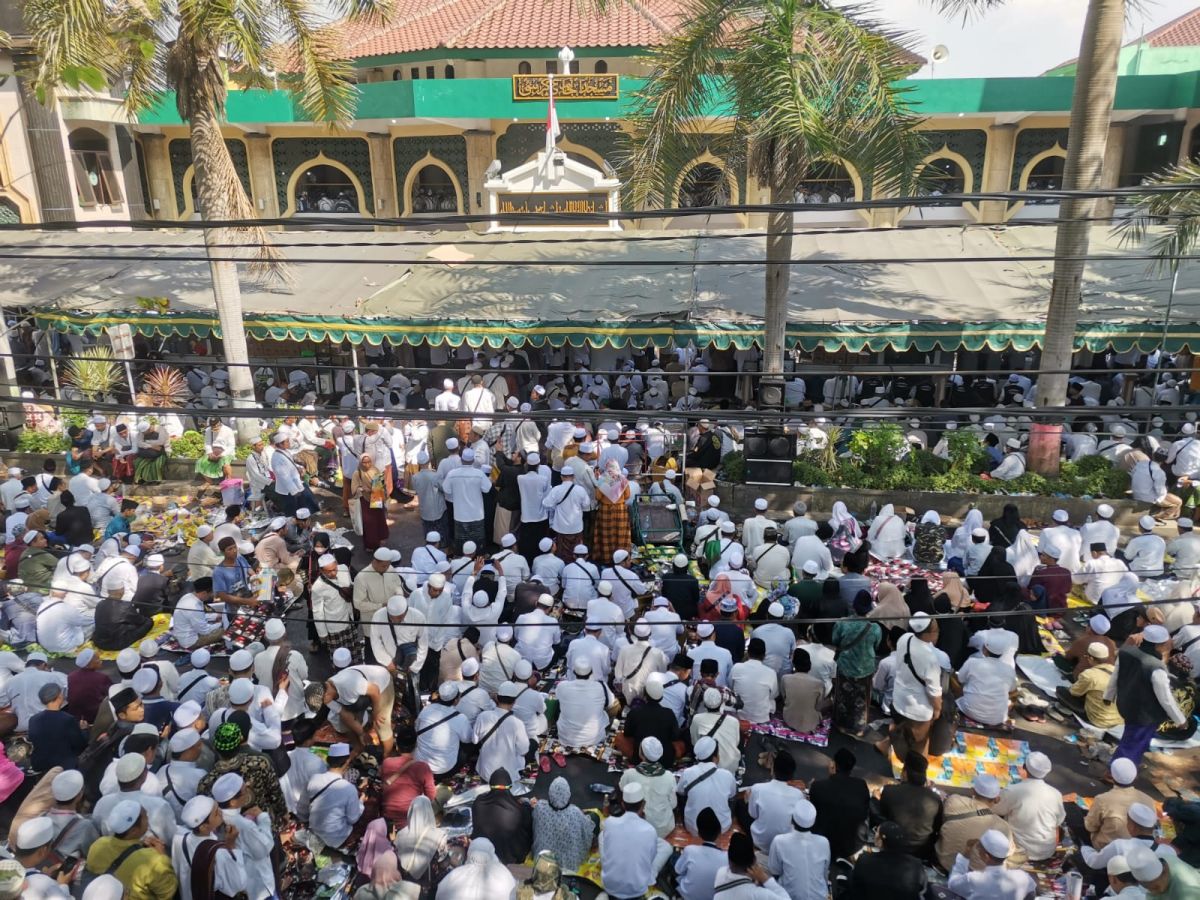 Haul Habib Abu Bakar Assegaf ke-67 di Masjid Jami Alun-aAahlul Fahmi/jatimnow.com)