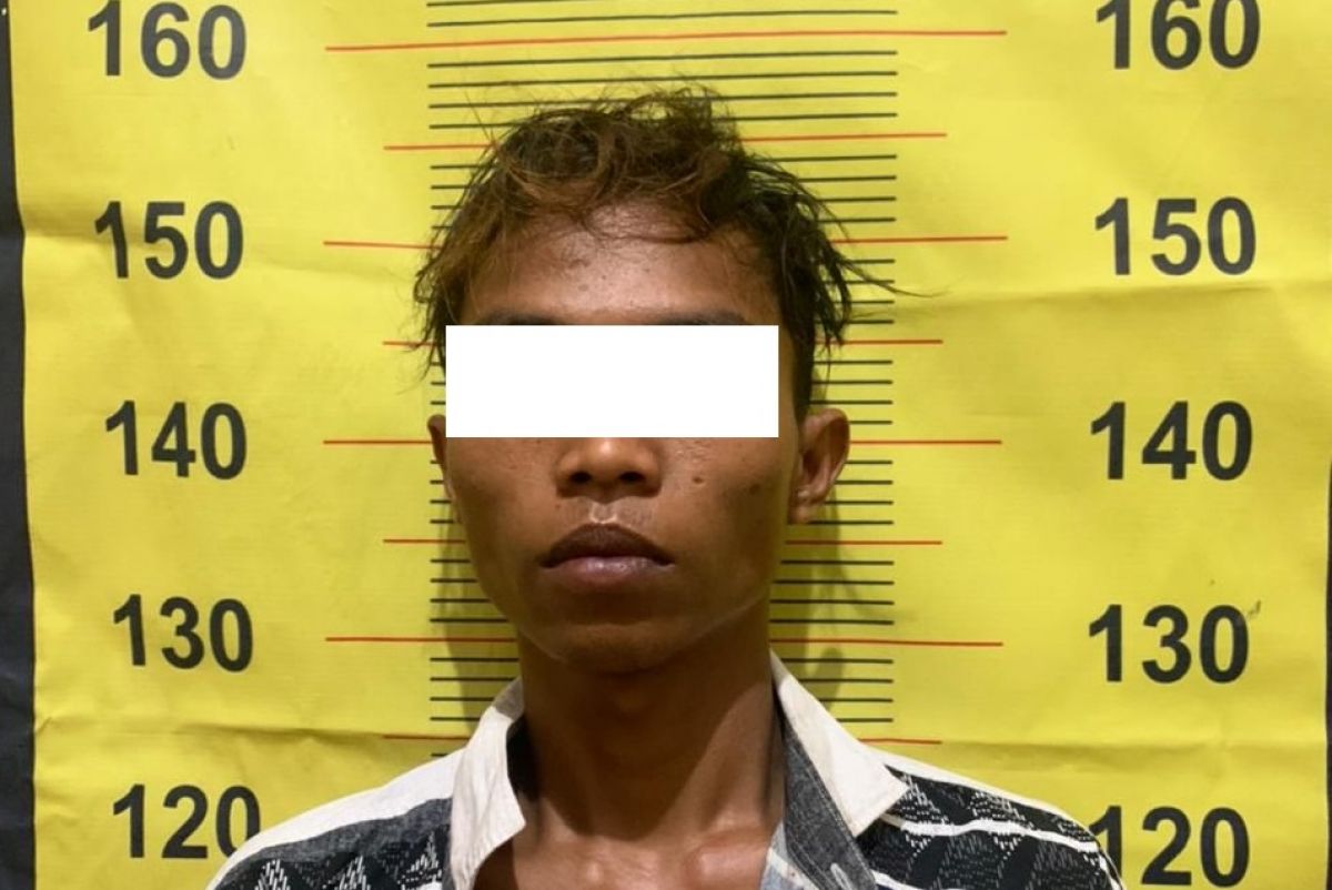 Tersangka Jakfar diamankan polisi. (Foto: Satresnarkoba Polres Pasuruan)