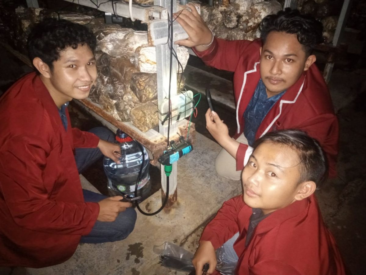 Teknologi Smart Farming Berbasis Internet of Things (IoT), besutan ITTelkom Surabaya. (Foto: Humas ITTelkom Surabaya/jatimnow.com)