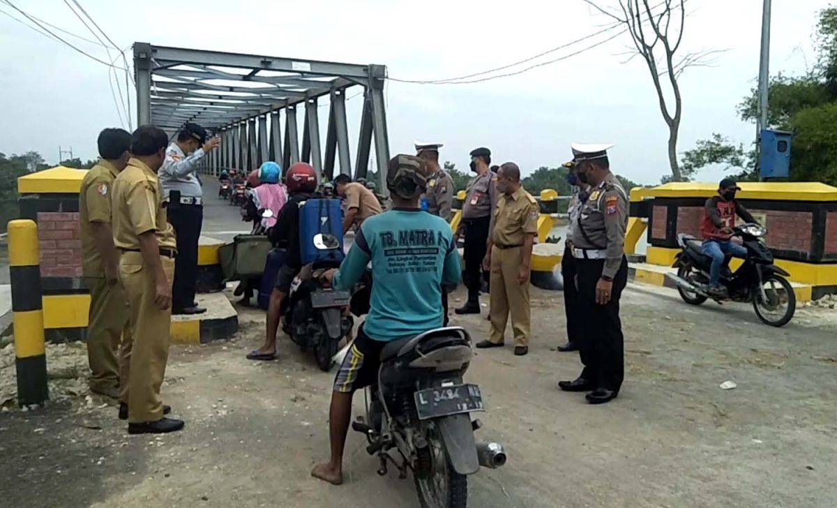 Jembatan Glendeng Bojonegoro-Tuban resmi dibuka untuk roda dua (Foto: Misbahul Munir/jatimnow.com)