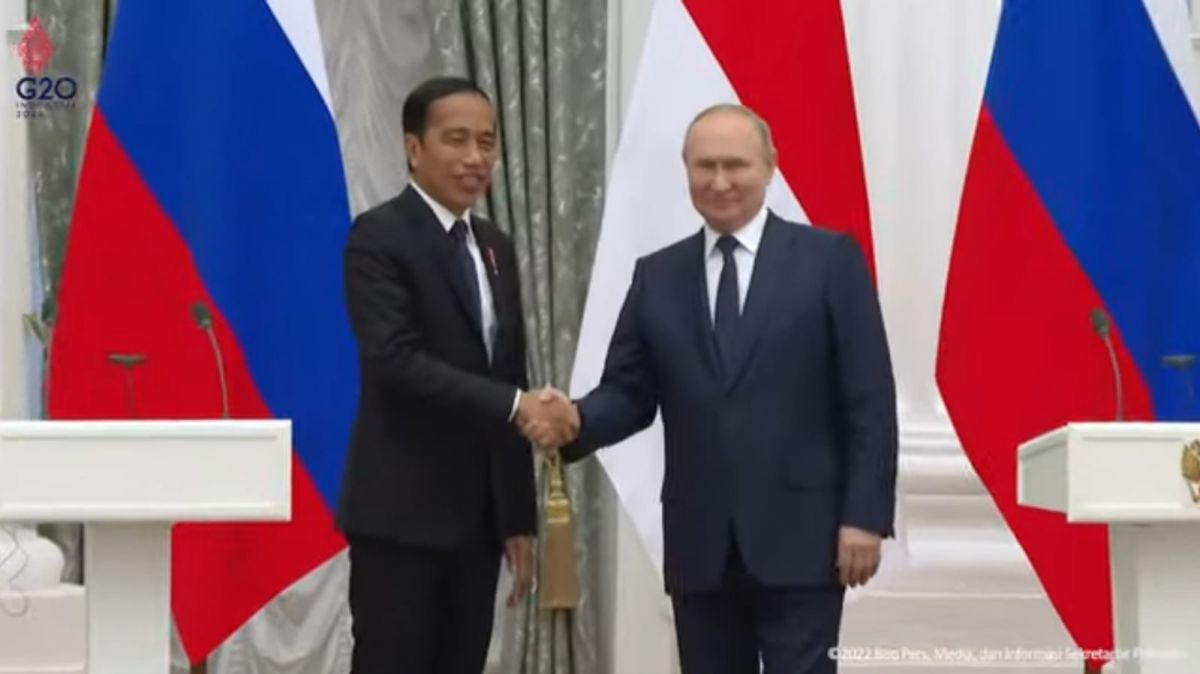 Presiden Joko Widodo (Jokowi) menggelar pertemuan dengan Presiden Rusia Vladimir Putin di Istana Kremlin, Moskow, Rusia, Kamis (30/6/2022).(YouTube Sekretariat Presiden)