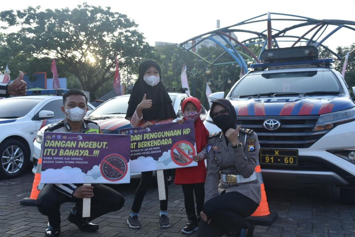 Kampanye tertib lalu lintas Polres Lamongan di Alun-alun Kota. (Foto: Humas Polres Lamongan/jatimnow.com)