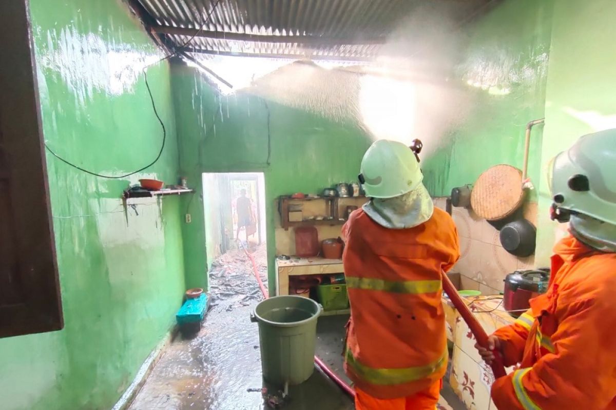 Rumah di Mojokerto Terbakar, Diduga karena Gas Elpiji Bocor