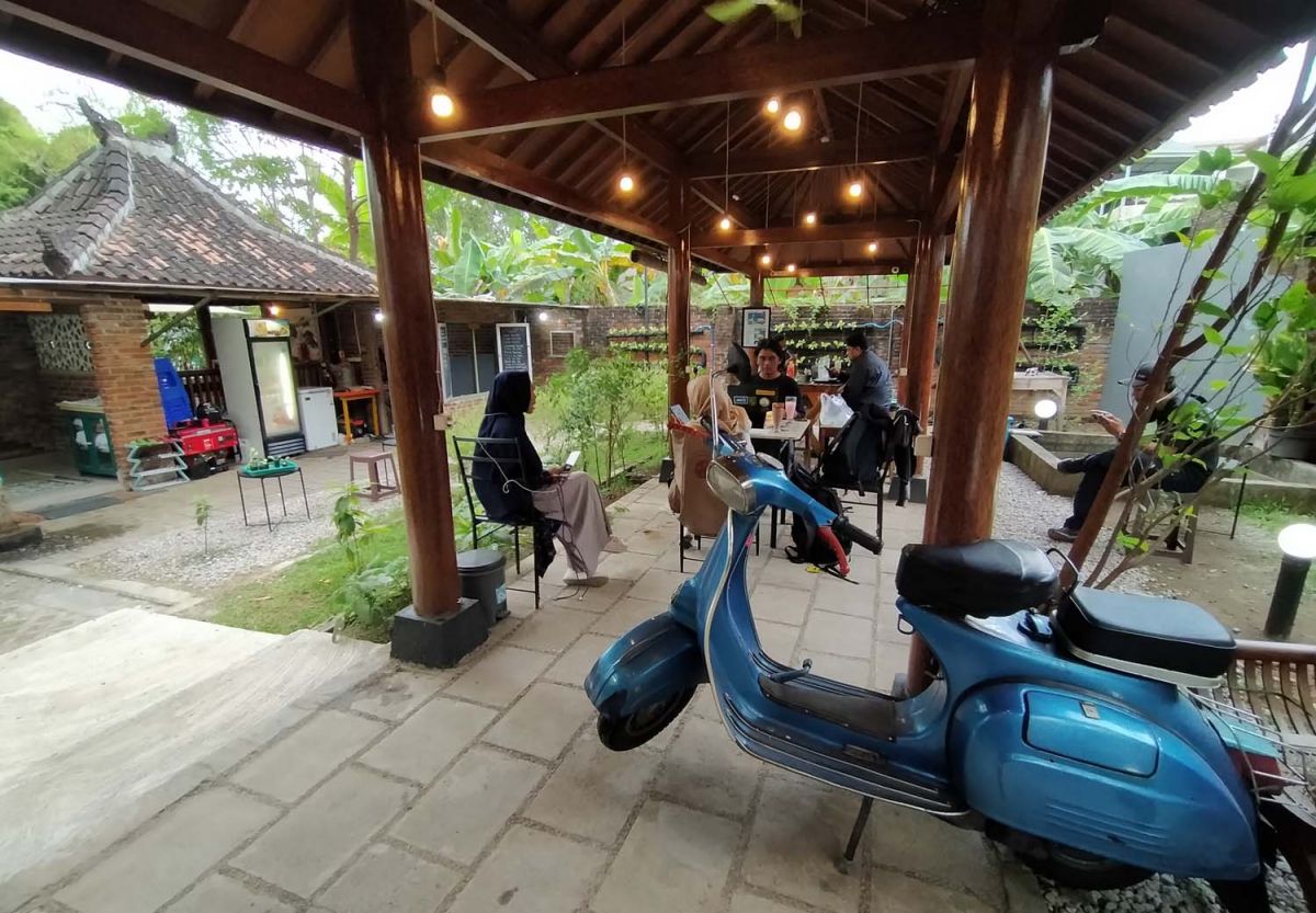 Ingin Hilangkan Penat? Yuk Nikmati Suasana Kedai Omakaryo di Surabaya