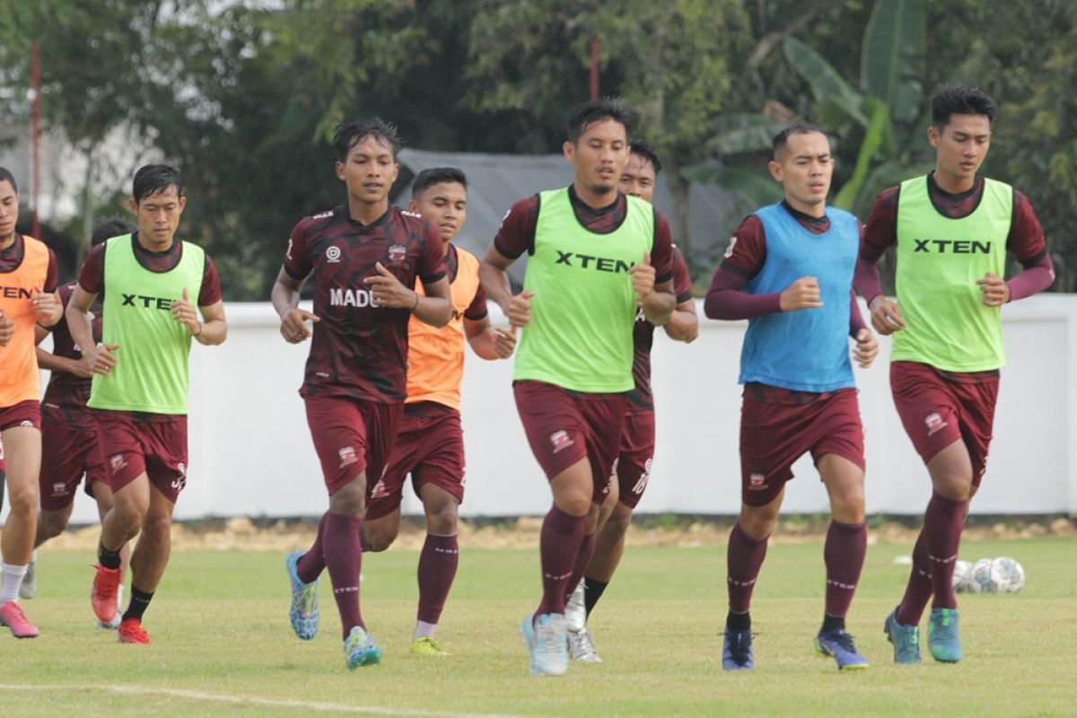 Para Pemain Madura United FC saat berlatih di MUTG (Foto: Madura United Official)