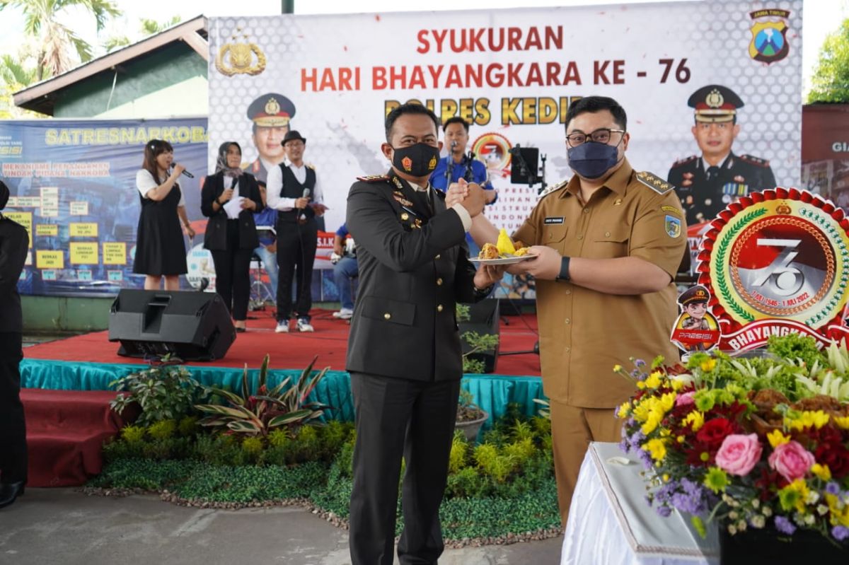 Sinergi dengan Polres Kediri, Mas Dhito Genjot Capaian Vaksinasi Booster