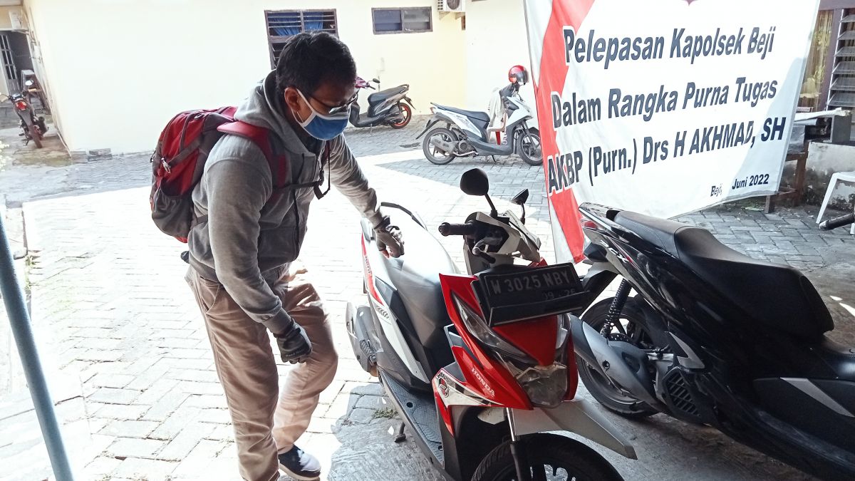 Motor milik pelaku curanmor yang ditinggal kabur saat dihajar warga. (Foto: Moch Rois/jatimnow.com)