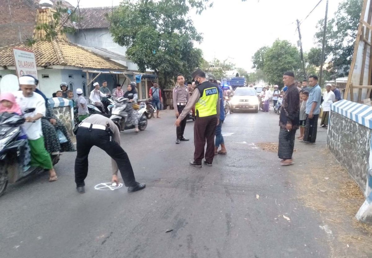 Motor Tabrak Dump Truck di Pasuruan, Satu Orang Meninggal