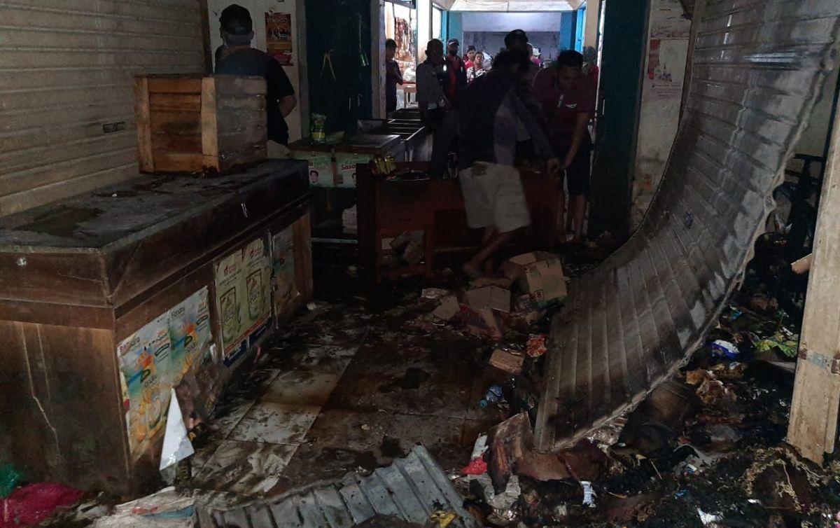 2 Stan di Pasar Agrobis Lamongan Terbakar, Pedagang Rugi Ratusan Juta Rupiah