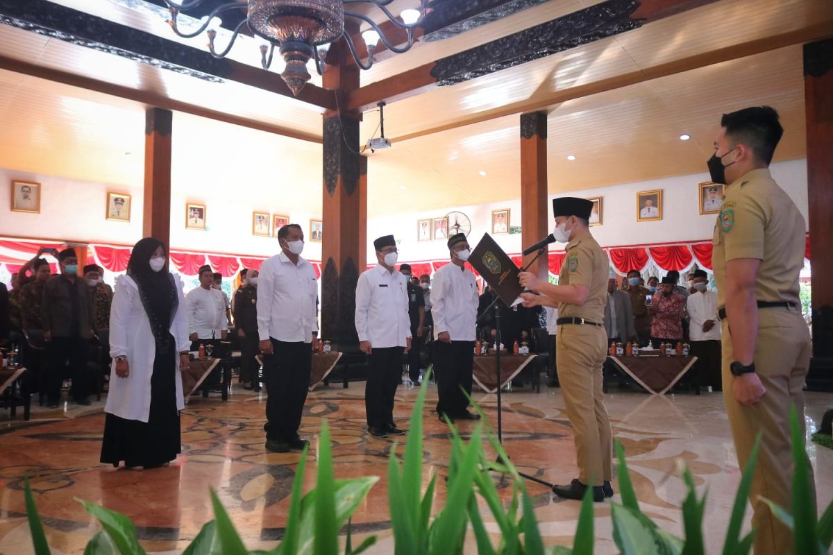 Bupati Trenggalek Mochamad Nur Arifin saat meresmikan tim OPOP. (Foto: Humas Pemkab Trenggalek/jatimnow.com)