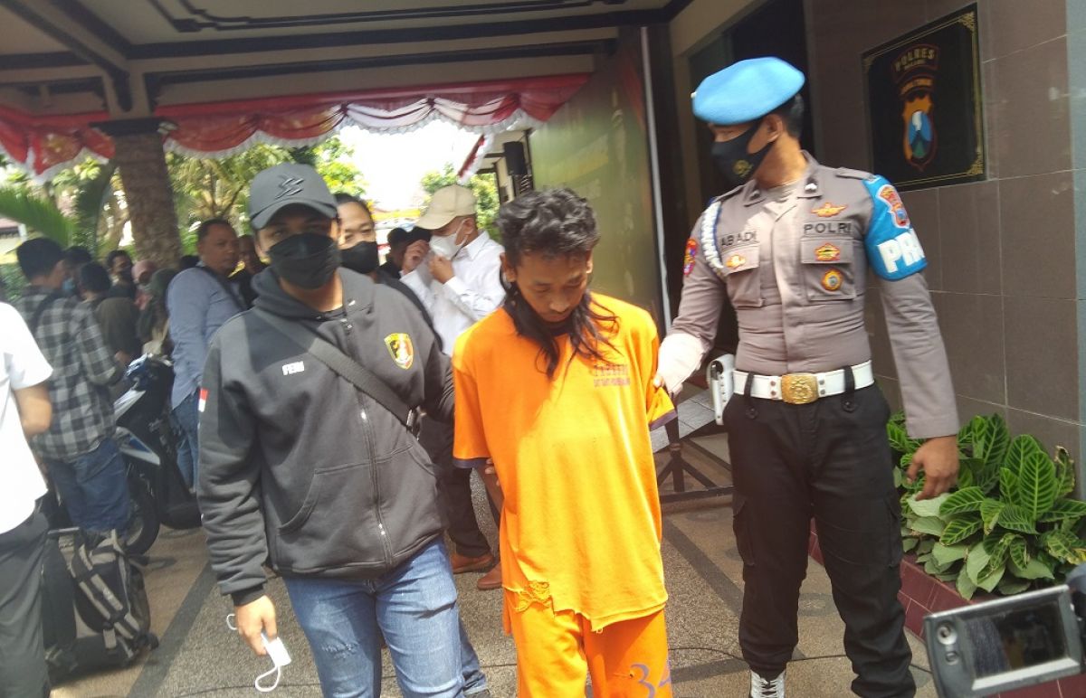 Agus Haryanto saat diciduk Satreskrim Polres Malang. (Foto: Rizal Adhi Pratama/jatimnow.com)