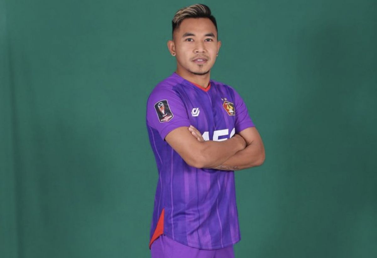 Rahel Radiansyah mengenakan seragam Persik Kediri. (Foto : Instagram Rahel Radiansyah/Jatimnow.com)