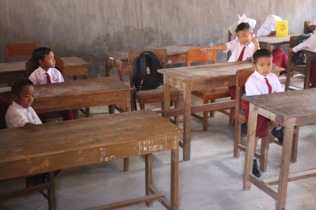 Satu ruangan yang digunakan untuk kegiatan belajar siswa kelas 1 dan kelas 2 di SDN Ngrimbi 2, Kecamatan Bareng.(Foto: Elok Aprianto)