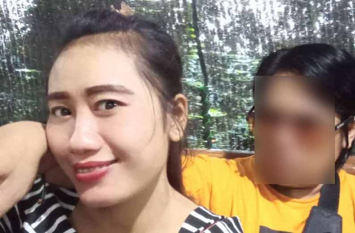 Korban Suwarsih (kiri) semasa hidup, saat berswafoto dengan JN (kanan). (Foto: GT for jatimnow.com)