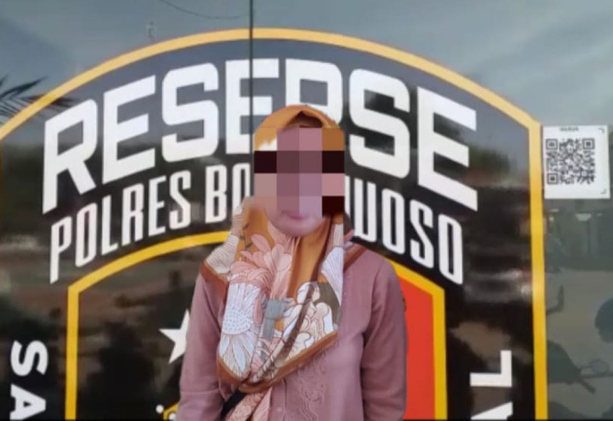 Wanita muda yang gelapkan uang ratusan juta rupiah (Foto: Humas Polres Bondowoso)