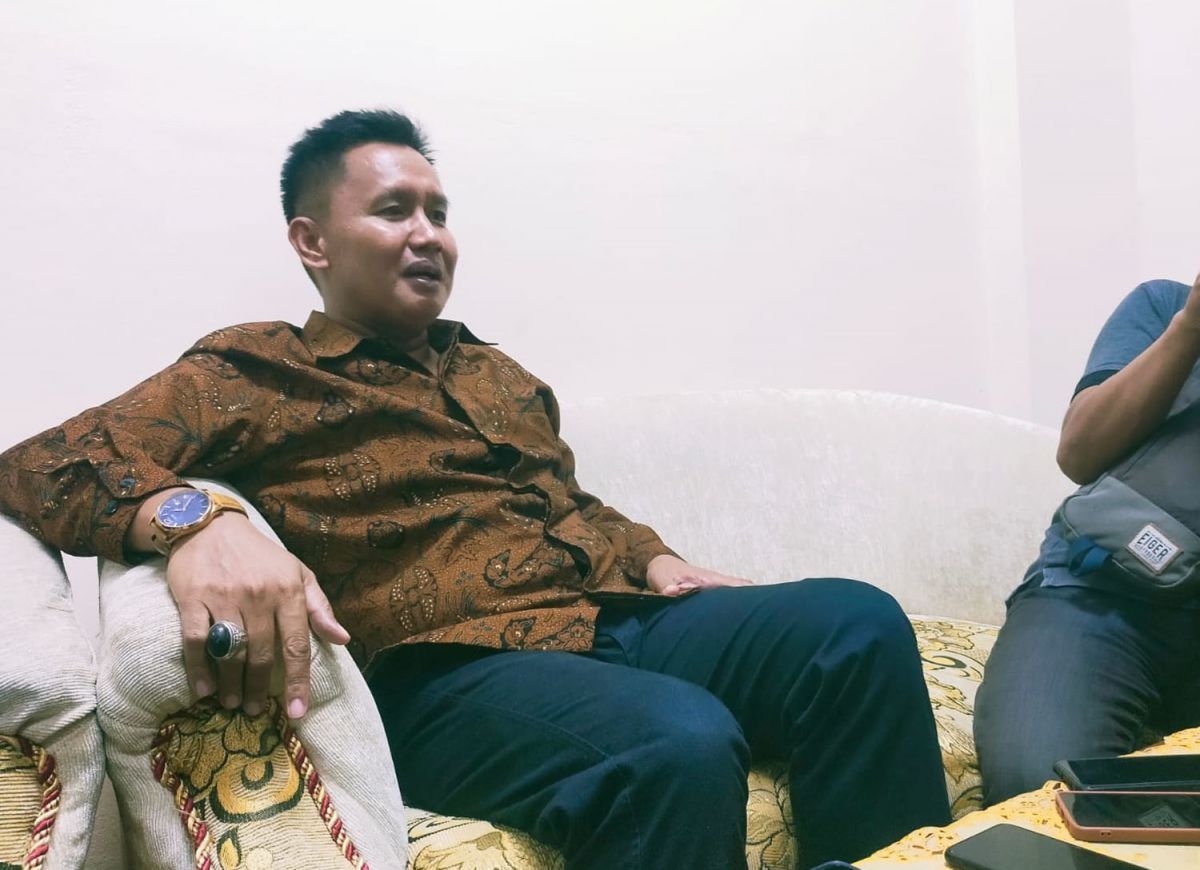 Anggota DPRD Sampang, Iwan Efendi membantah pemukulan yang dituduhkan kepadanya (Foto: Fathor Rahman/jatimnow.com)