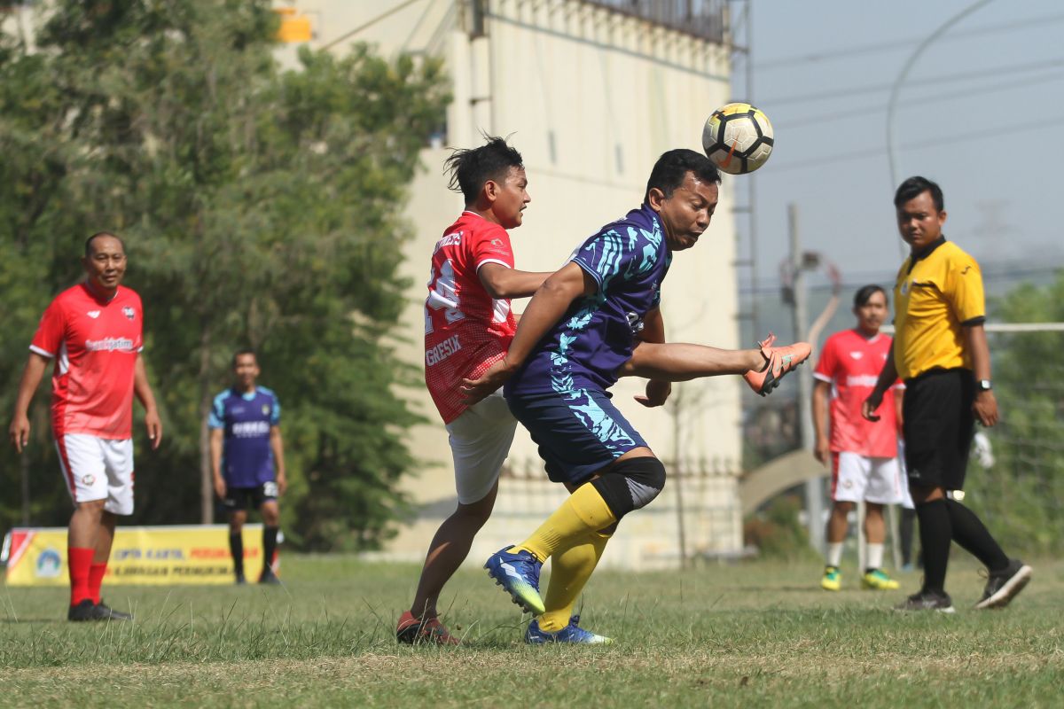 Mini soccer antara Bank Jatim melawan Dinkes Gresik FC (Foto-foto: Sahlul Fahmi/jatimnow.com)