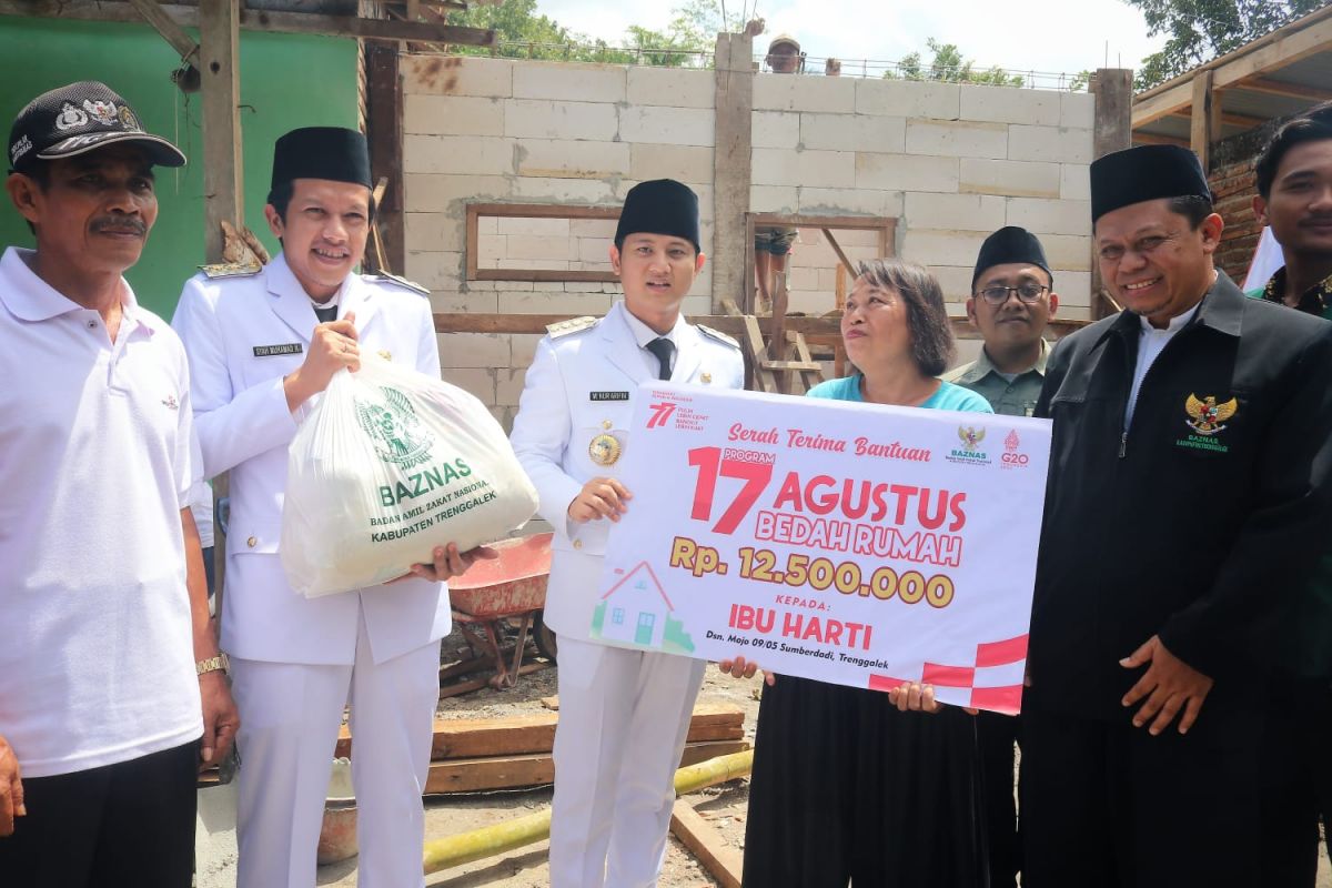 Pemkab Trenggalek Bedah Rumah Warga di Hari Kemerdekaan