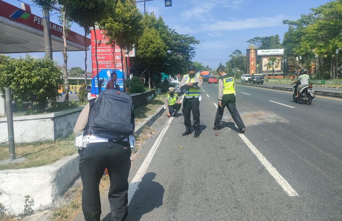 Biker asal Malang tewas usai motornya tabrak truk parkir di Pasuruan (Foto: Unit Laka Satlantas Polres Pasuruan)