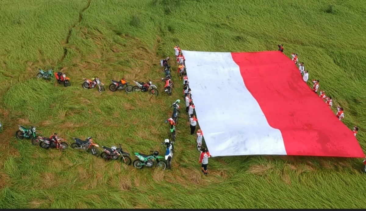 Komunitas trail GJS di bukit Hollywood Gresik. (Foto: Tim dokumentasi GJS for jatimnow.com)