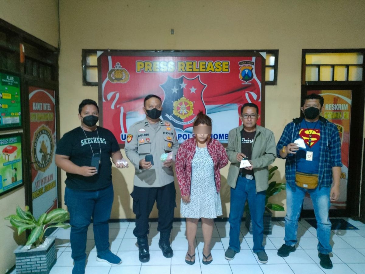 Tersangka diamankan di Polsek Jombang.(Foto: Polsek Jombang)