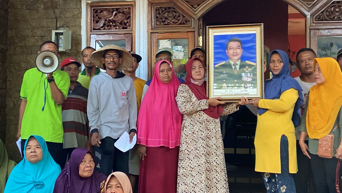 Warga kampung halaman Moeldoko, di Desa Pesing, Kabupaten Kediri, deklarasi dukungan untuk maju Capres Pemilu 2024. (Foto-foto: Yanuar Dedy/jatimnow.com)