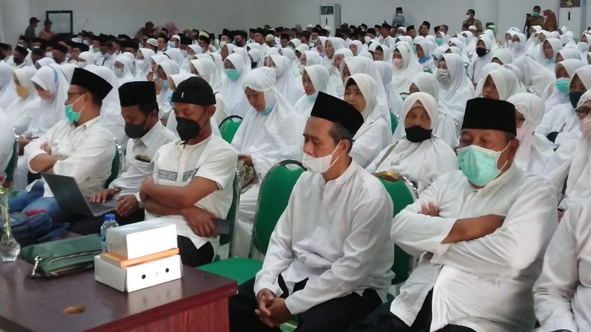 Prosesi pelepasan calon jemaah haji asal Tulungagung. (Foto: Dok. Bramanta Pamungkas/jatimnow.com)