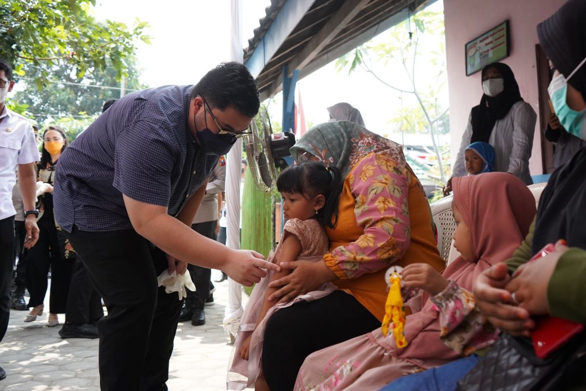 Mas Dhito dalam pencanangan Bulan Imunisasi Anak Nasional (BIAN) Kabupaten Kediri di Desa Tanjung, Kecamatan Pagu (Foto: Humas Pemkab Kediri/jatimnow.com)