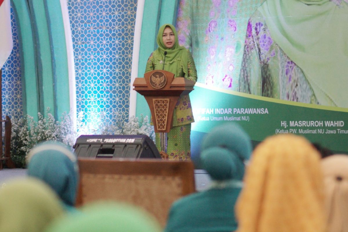 Wali Kota Mojokerto Ika Puspitasari (Ning Ita) saat dilantik jadi Ketua PC Muslimat (Foto: Vandi for jatimnow.com)