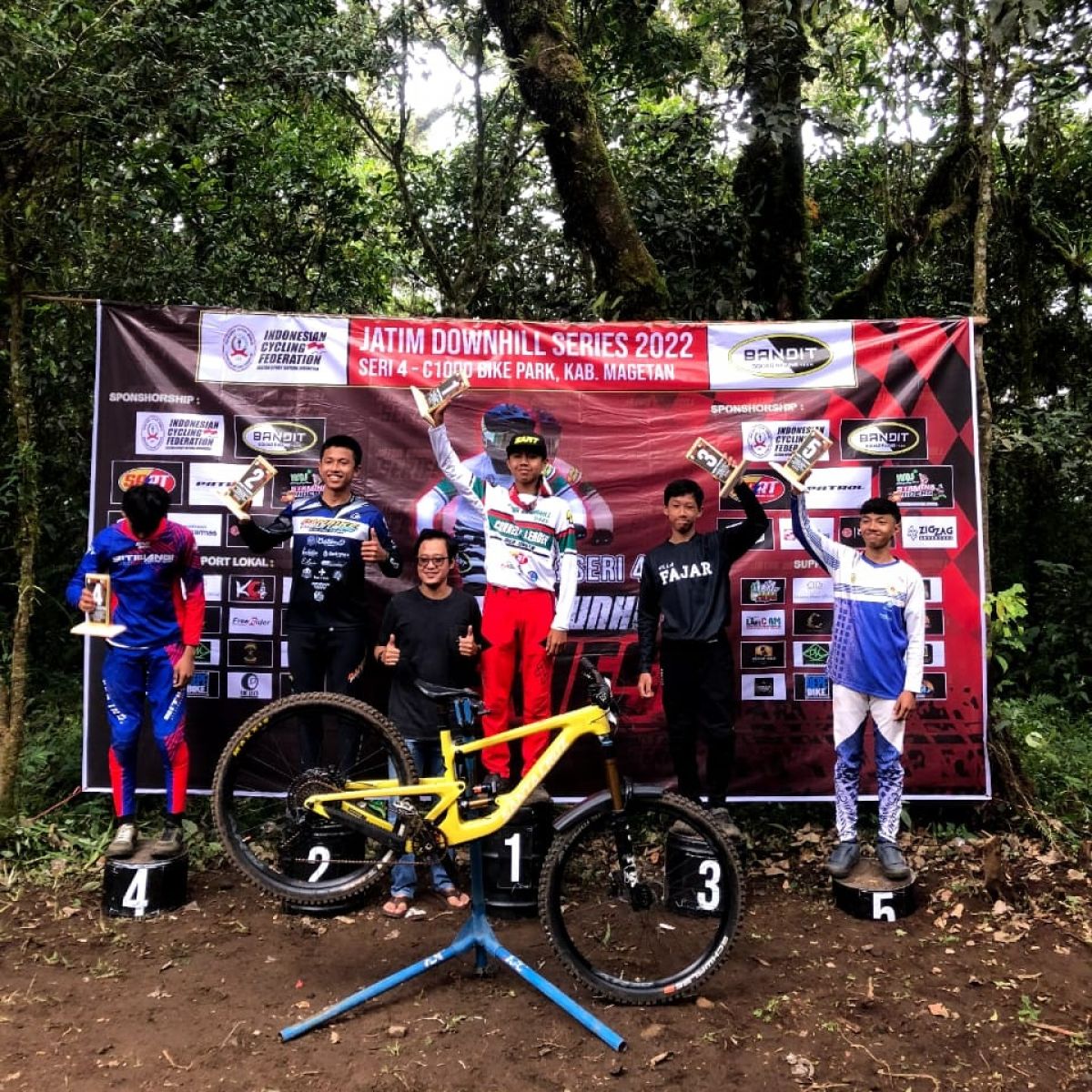Borong Tiga Medali Emas Jatim Downhill Series 2022, Pandu Calon Juara Umum