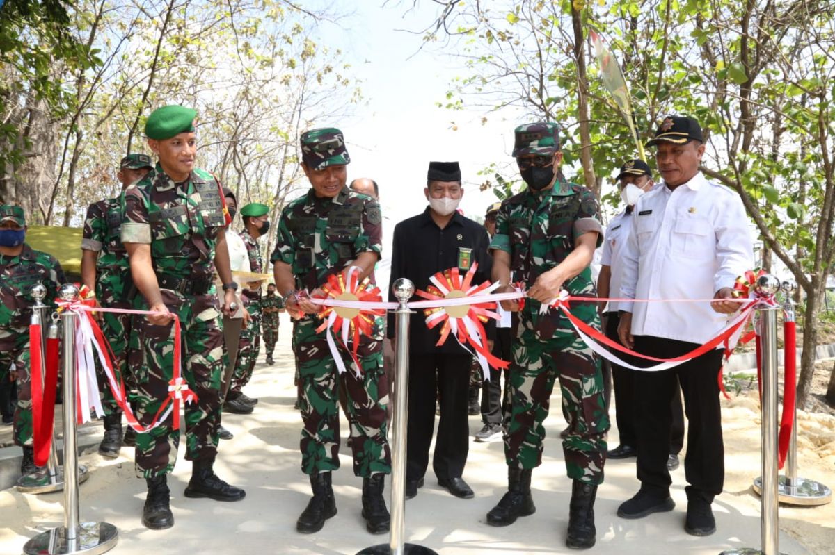 Kegiatan penutupan TMMD ke-144 di Desa Tanggunjagir, Mantup, Lamongan. (Foto: Humas Pemkab Lamongan for jatimnow.com)