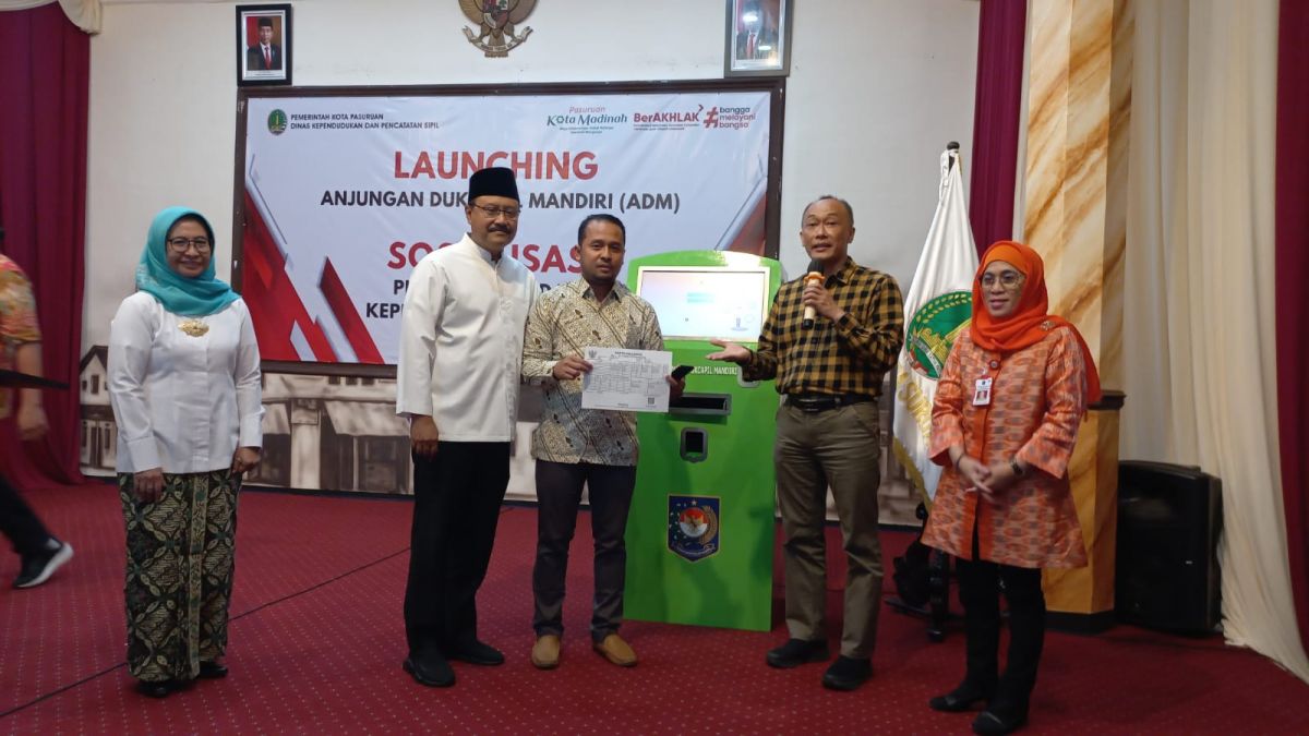Pemkot Pasuruan Terima Hibah Mesin ADM, Warga Bisa Cetak KTP dan KK Sendiri