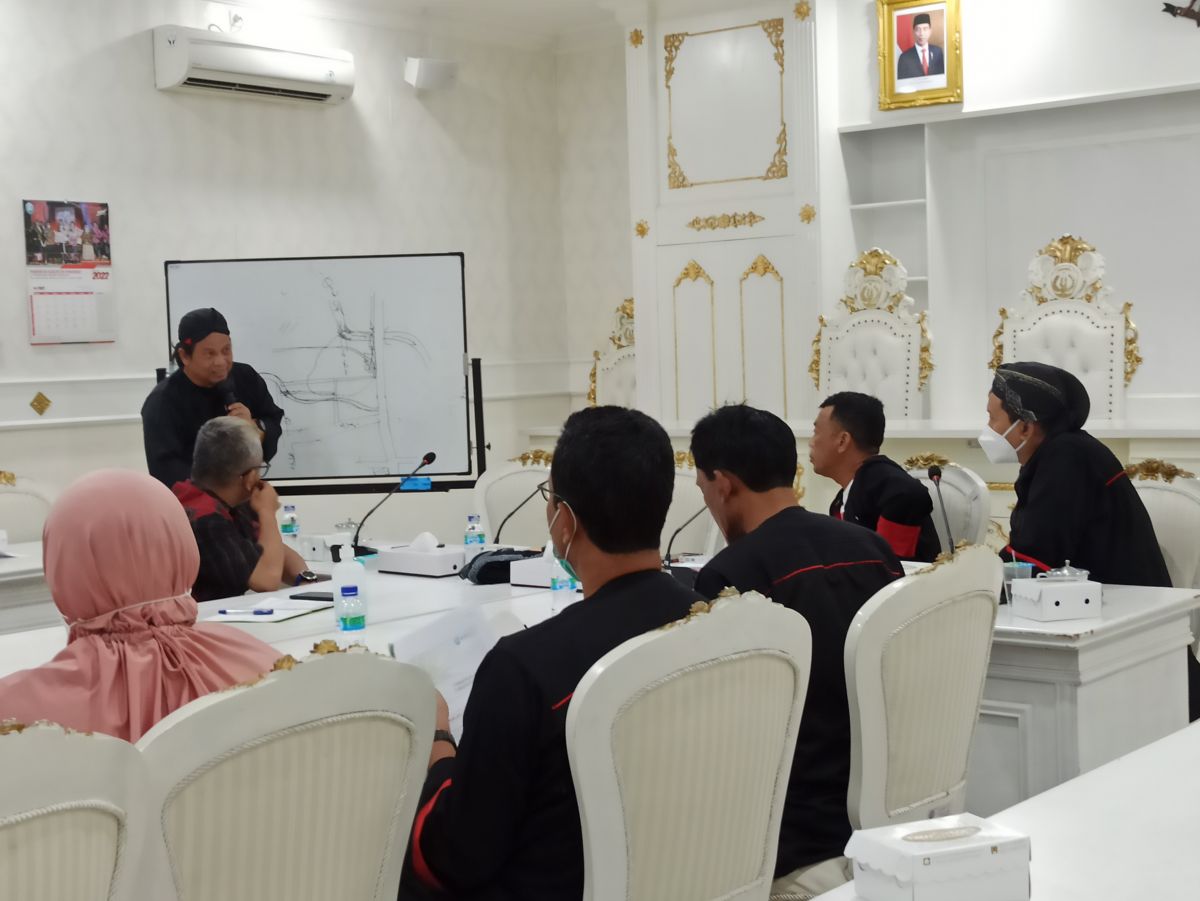 Rapat koordinasi terkait pencairan bantuan untuk dampak PMK di Ponorogo (Foto: Mita Kusuma/jatimnow.com)