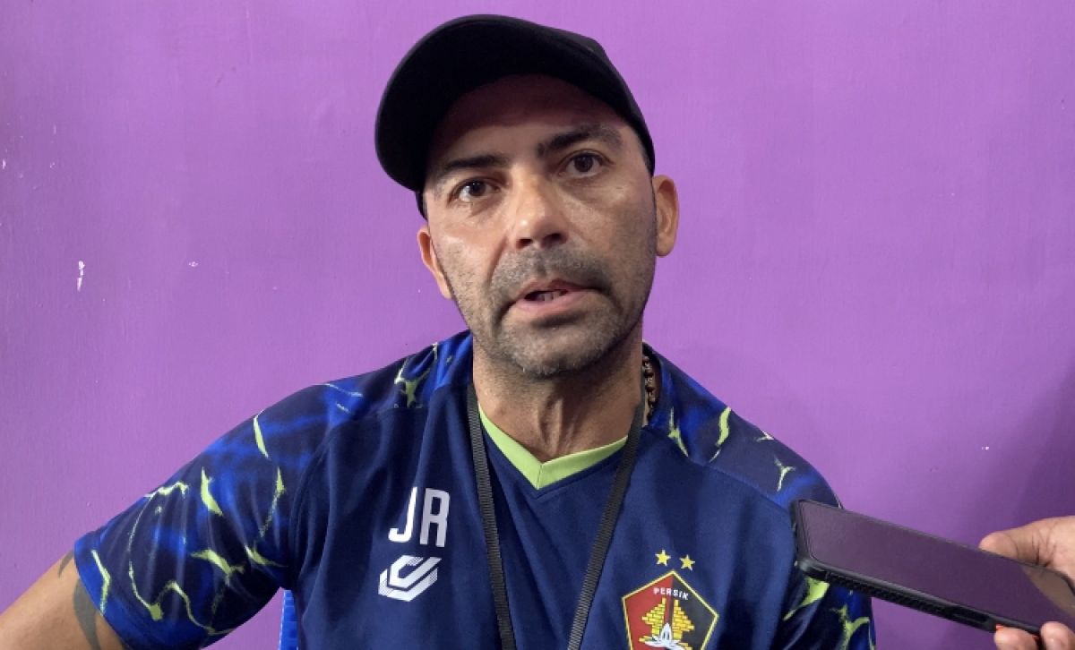 Pelatih Persik Kediri Javier Roca. (Foto: Yanuar Dedy/jatimnow.com)