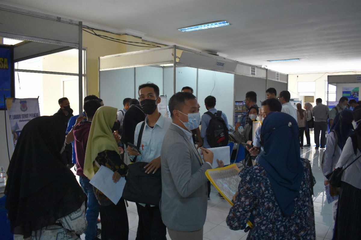 Sediakan 5 Ribu Lapangan Kerja, Lamongan Job Fair Diserbu Warga