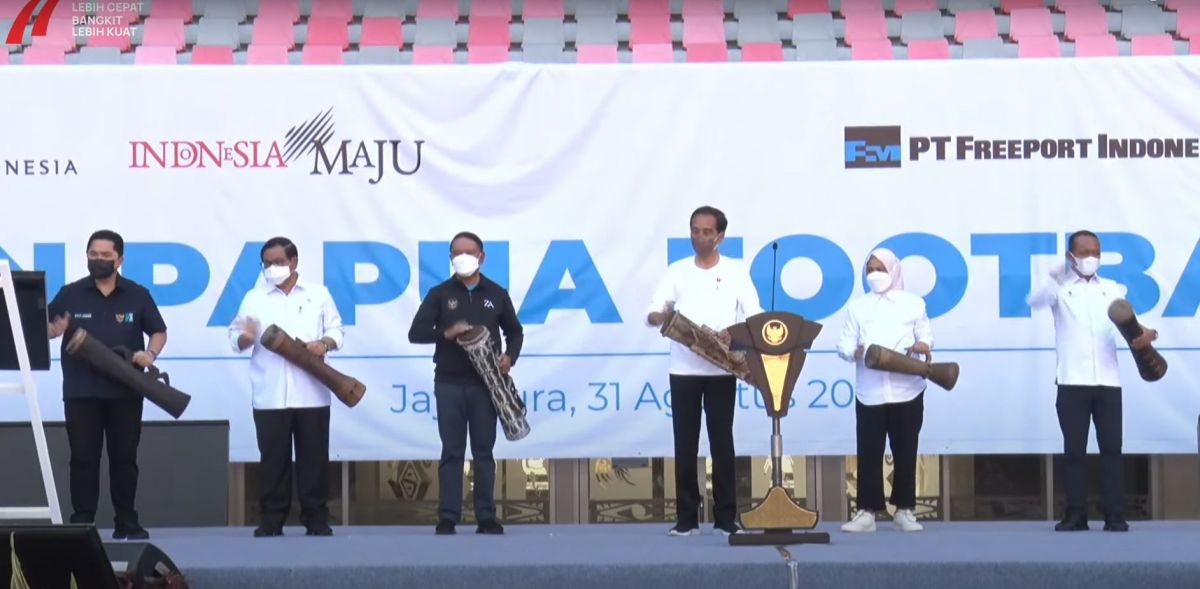 Presiden Jokowi meluncurkan Papua Football Academy (PFA) di Stadion Lukas Enembe, Kabupaten Jayapura, Papua, Rabu (31/08/2022).(Sumber: Setkab)