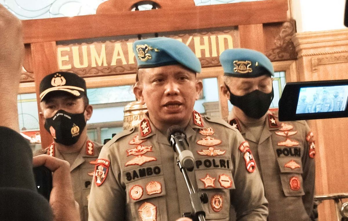 Irjen Pol Ferdy Sambo saat berkunjung ke Mapolrestabes Surabaya pada Kamis (20/1/2022) malam lalu (Foto: Fahrizal Tito/jatimnow.com)