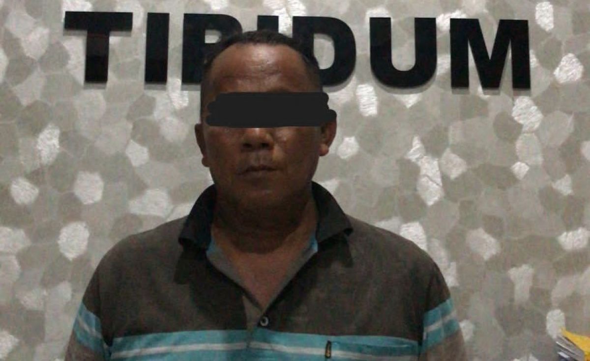 Kepala dusun yang diamankan Satreskrim Polres Mojokerto.(Foto: Satreskrim Polres Mojokerto for jatimnow.com)