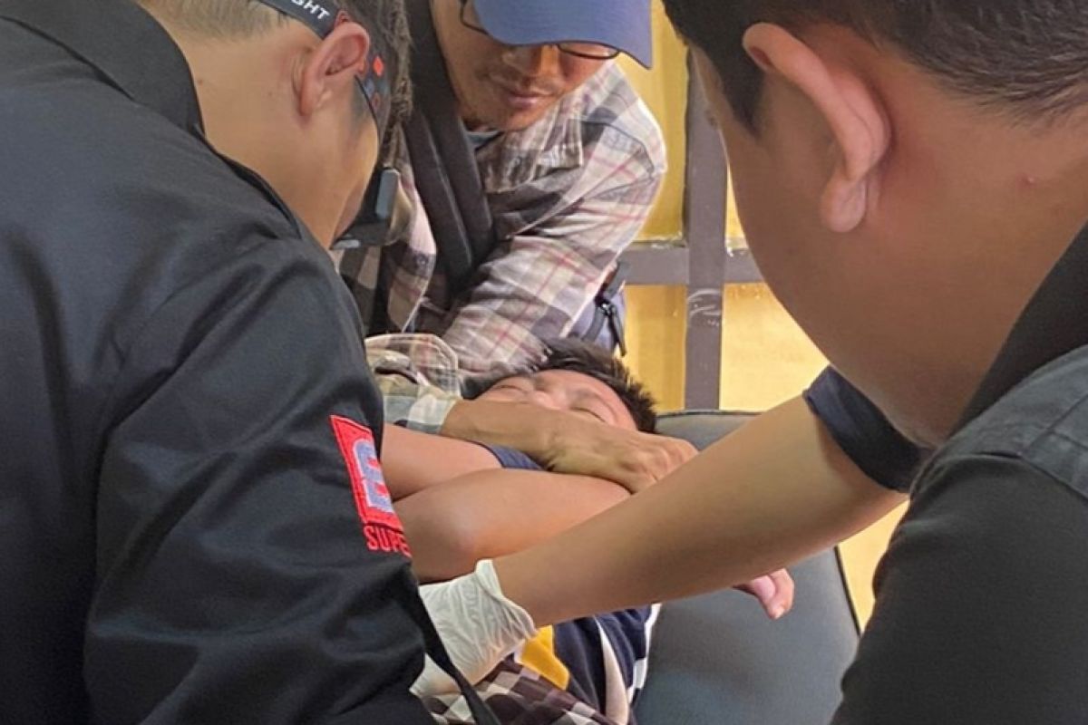 Potret Ekspresi Peserta Khitan Massal Ceria Dalam Rangka Dies Natalis ke-41 UWKS