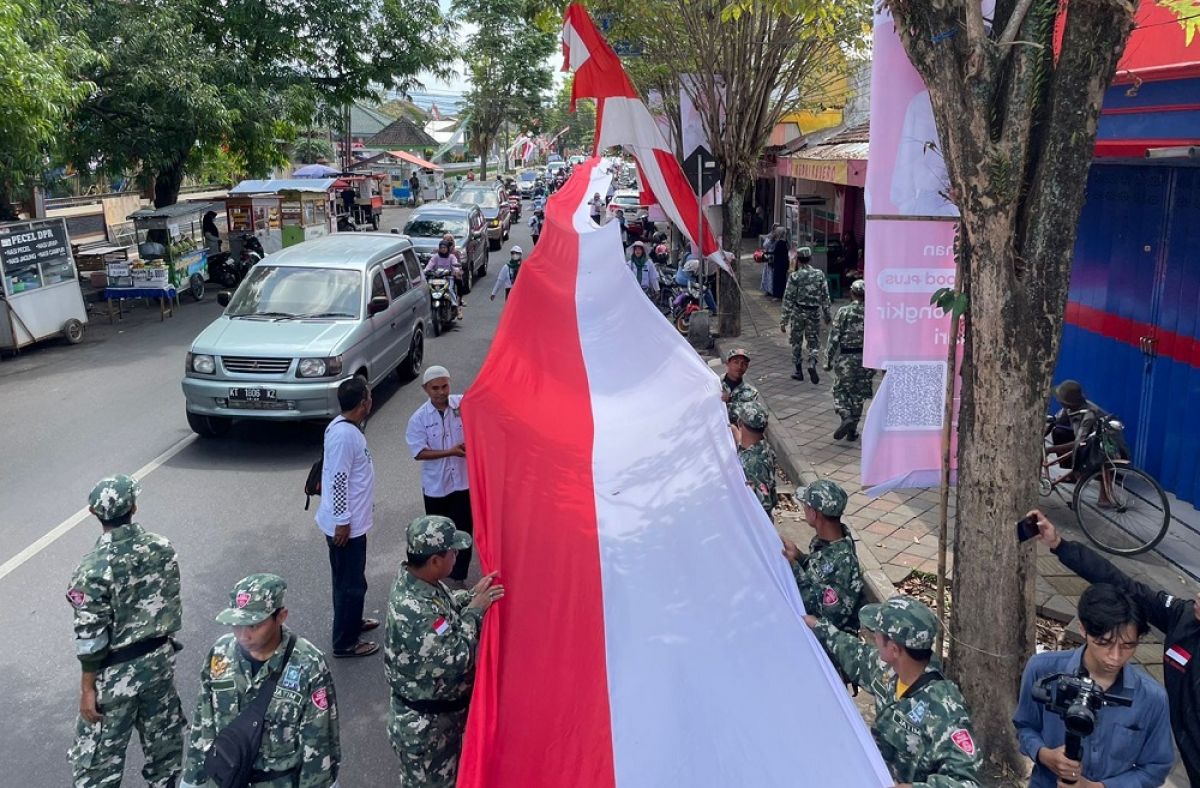 Rayakan HUT RI Ke-77, DPC PKB Jember Kirab Bendera Merah Putih 500 Meter