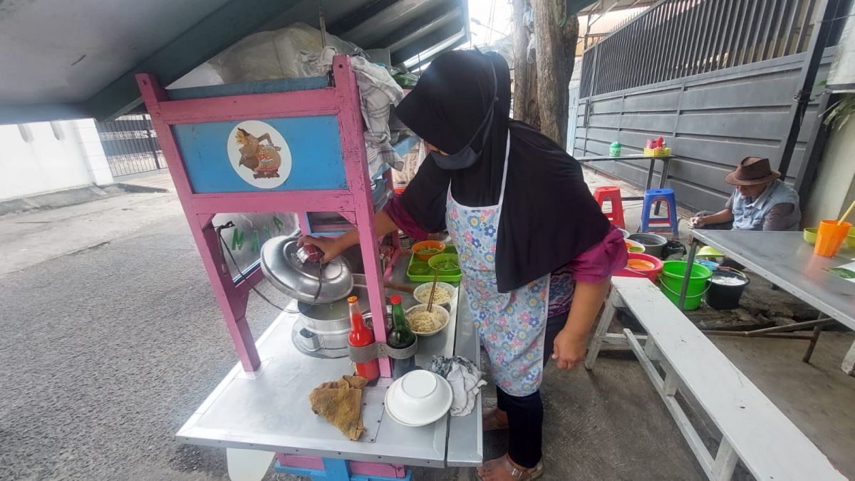 Stan pangsit mie ayam Jimerto.(Foto: Hafiz Rozani)