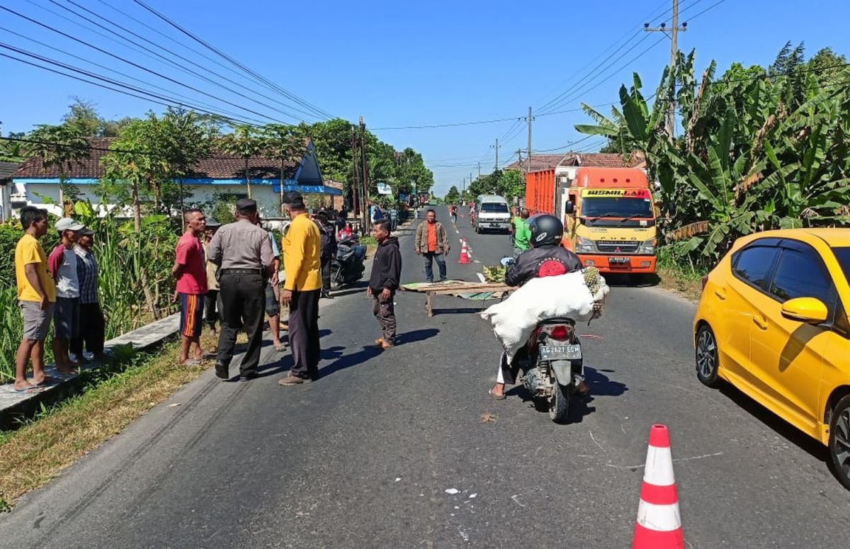 Lokasi kecelakaan di Kediri hingga sebabkan pemuda asal Surabaya tewas (Foto: Humas Polres Kediri/jatimnow.com)
