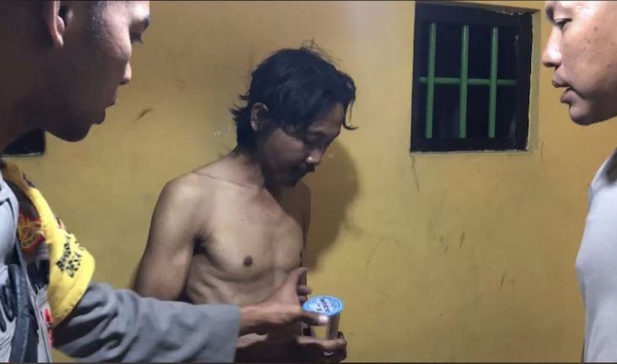 Pria yang menggorok leher ibunya di Jember (Foto: Polsek Silo)