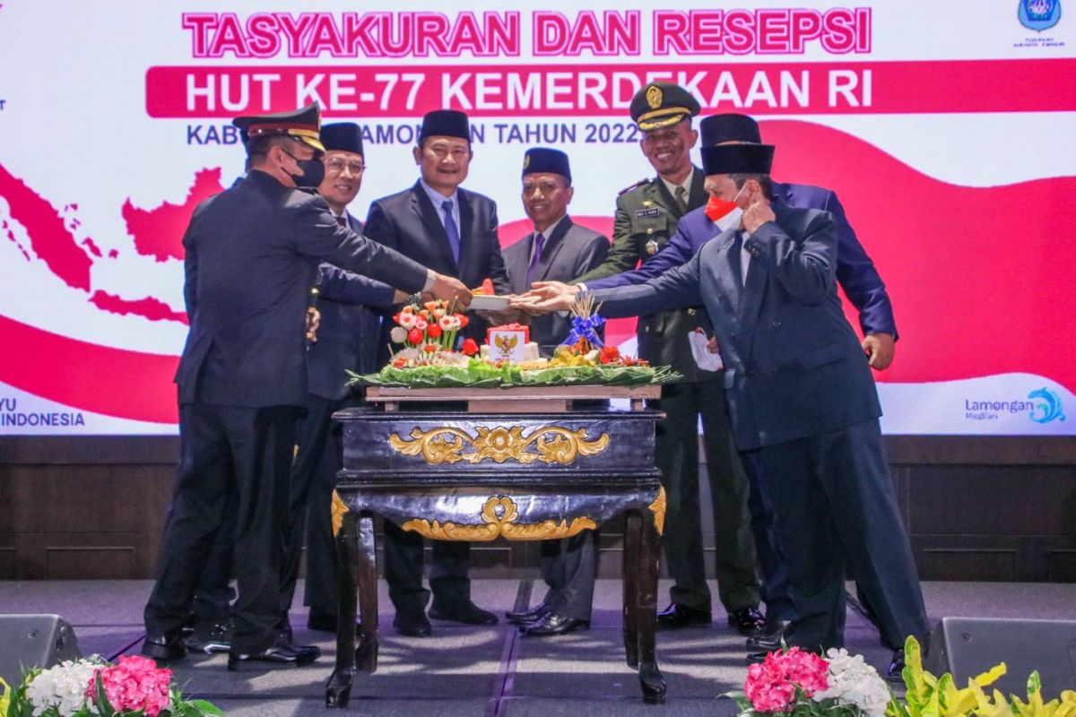 Peluncuran program perintis oleh Bupati Lamongan Yuhronur Efendi beserta jajaran forkopimda Lamongan.(Foto: Humas Pemkab Lamongan for jatimnow.com)