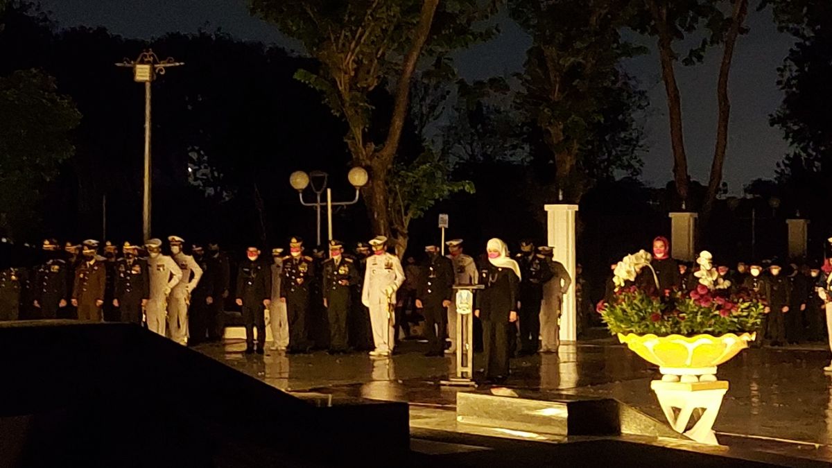 Prosesi renungan suci Forkopimda Jatim di TMP, Jalan Mayjend Sungkono, Surabaya.(Foto: Ni'am Kurniawan/jatimnow.com)