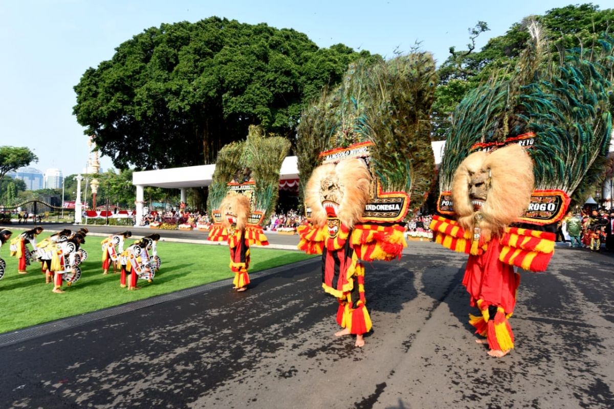 Penampilan Reog Ponorogo di istana Negara (Foto: Biro Kepresidenan)